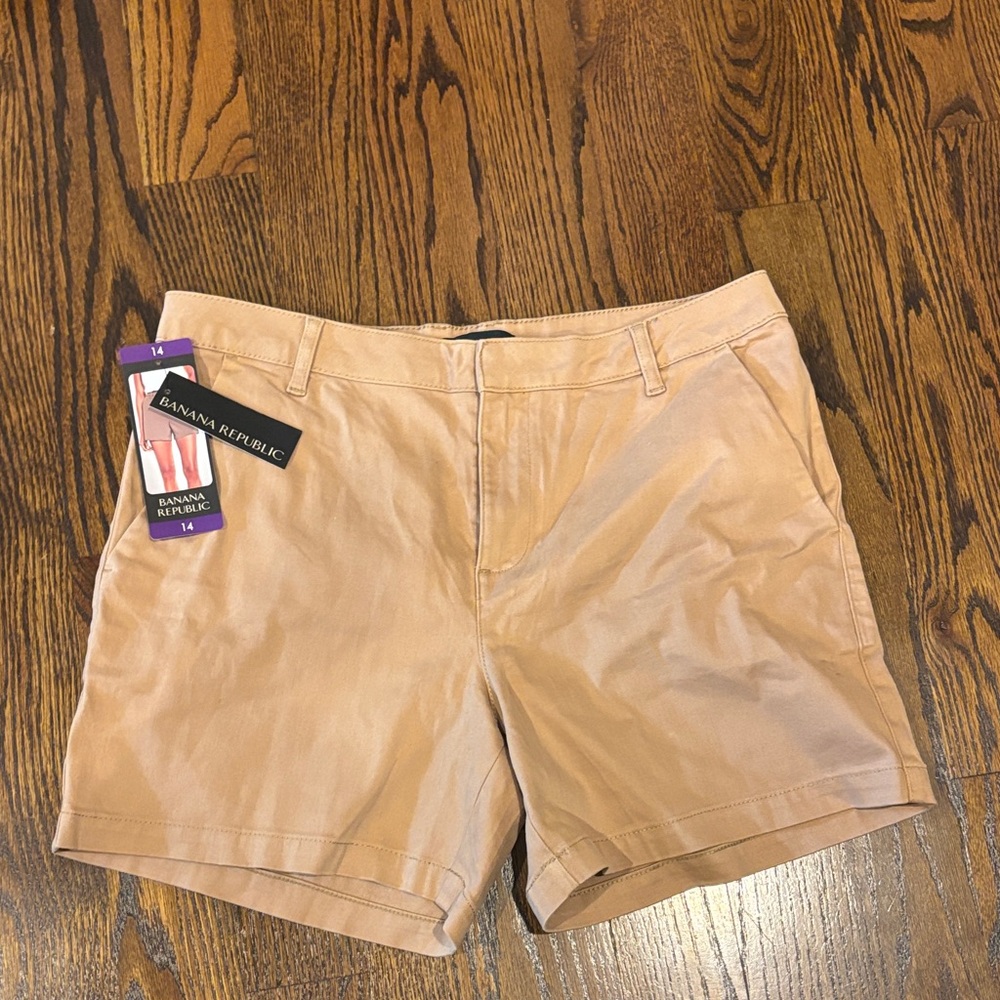 Banana Republic Women's Light Brown Shorts